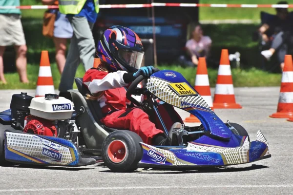 Liga kartingowa w Poznaniu — wystartuj w Le Mans